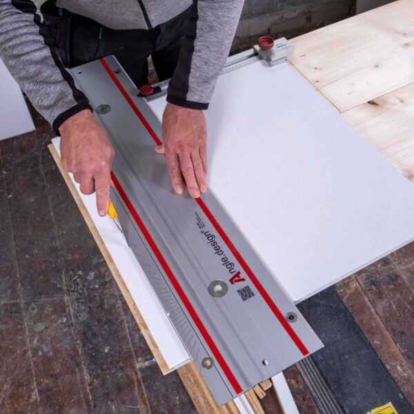 Turn the guide rail from Angle.design around and use it when cutting with a knife